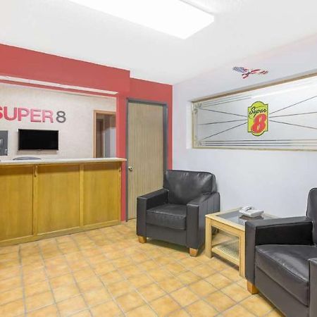 Отель Super 8 By Wyndham Butler Экстерьер фото